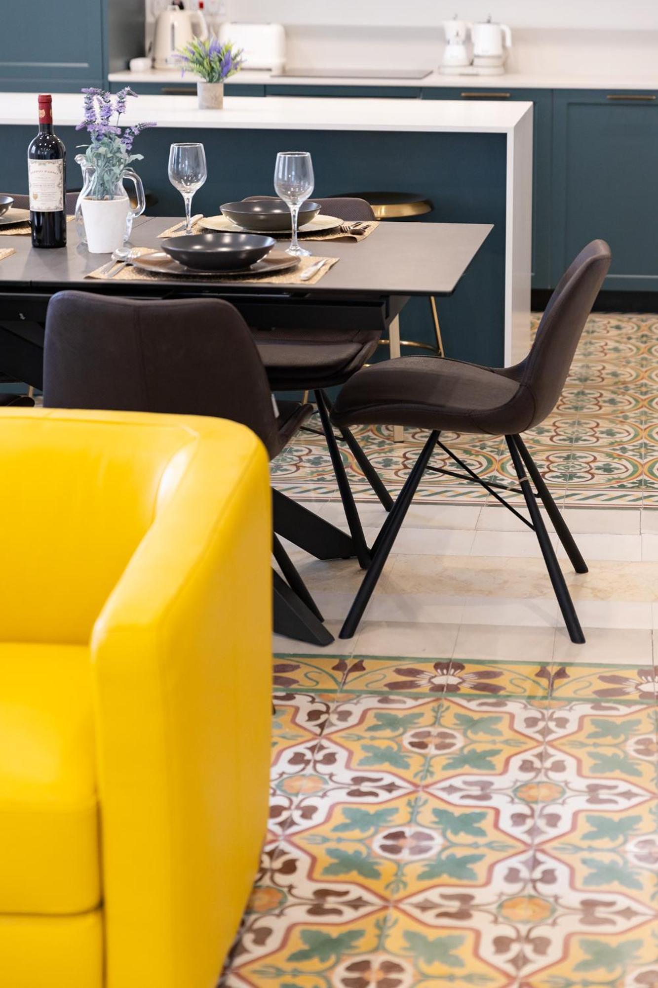 Florette Suite Designer Finish With Stunning Lounge Terrace By Arcobnb إيل فورجانا المظهر الخارجي الصورة