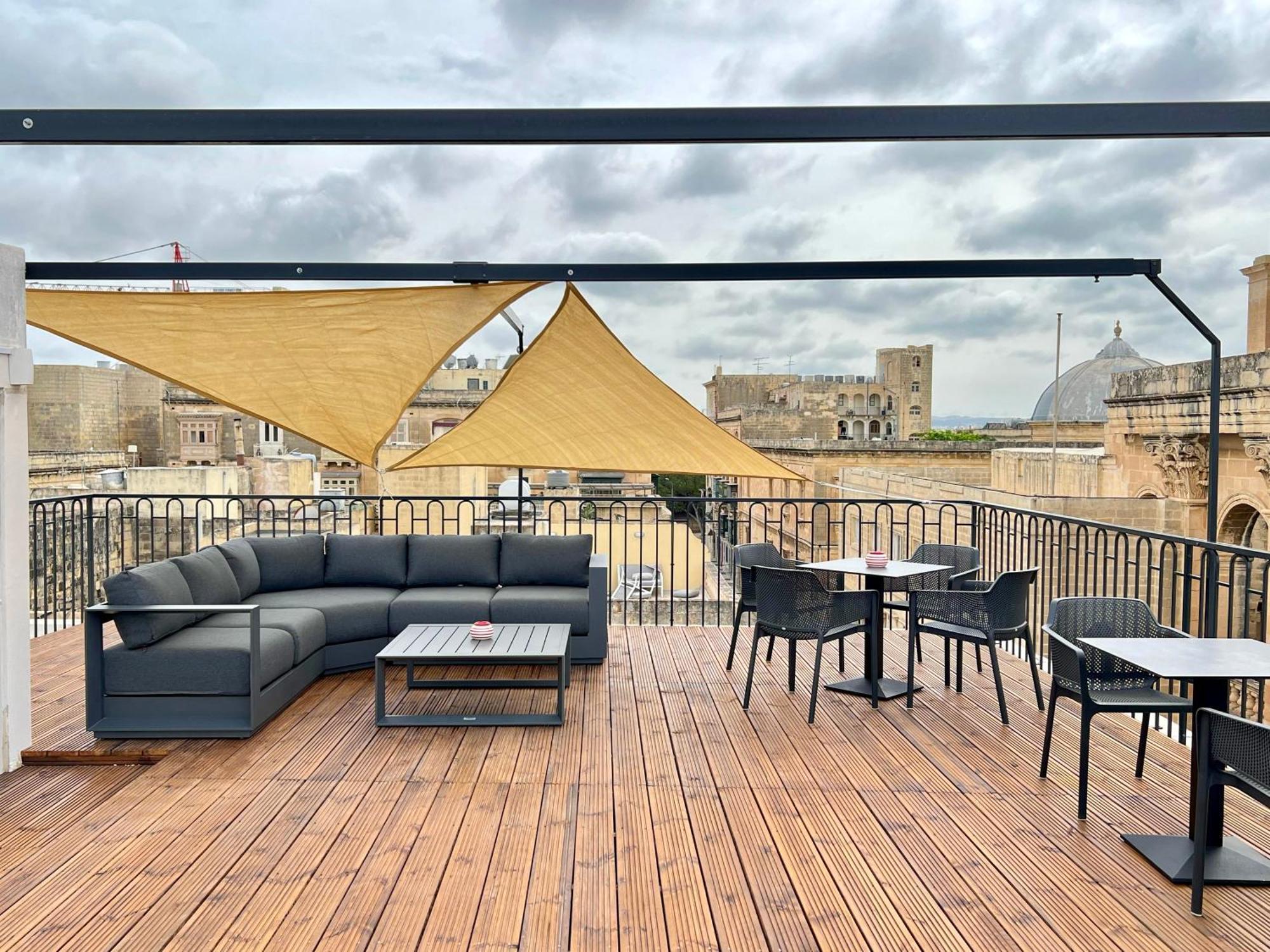 Florette Suite Designer Finish With Stunning Lounge Terrace By Arcobnb إيل فورجانا المظهر الخارجي الصورة