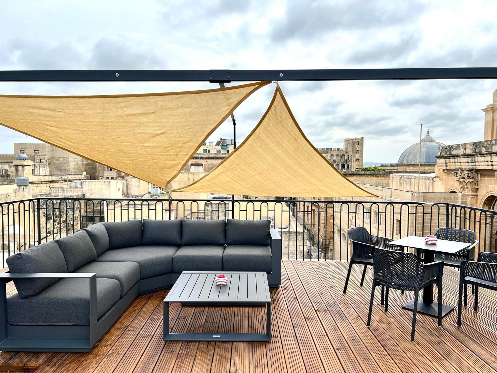 Florette Suite Designer Finish With Stunning Lounge Terrace By Arcobnb إيل فورجانا المظهر الخارجي الصورة